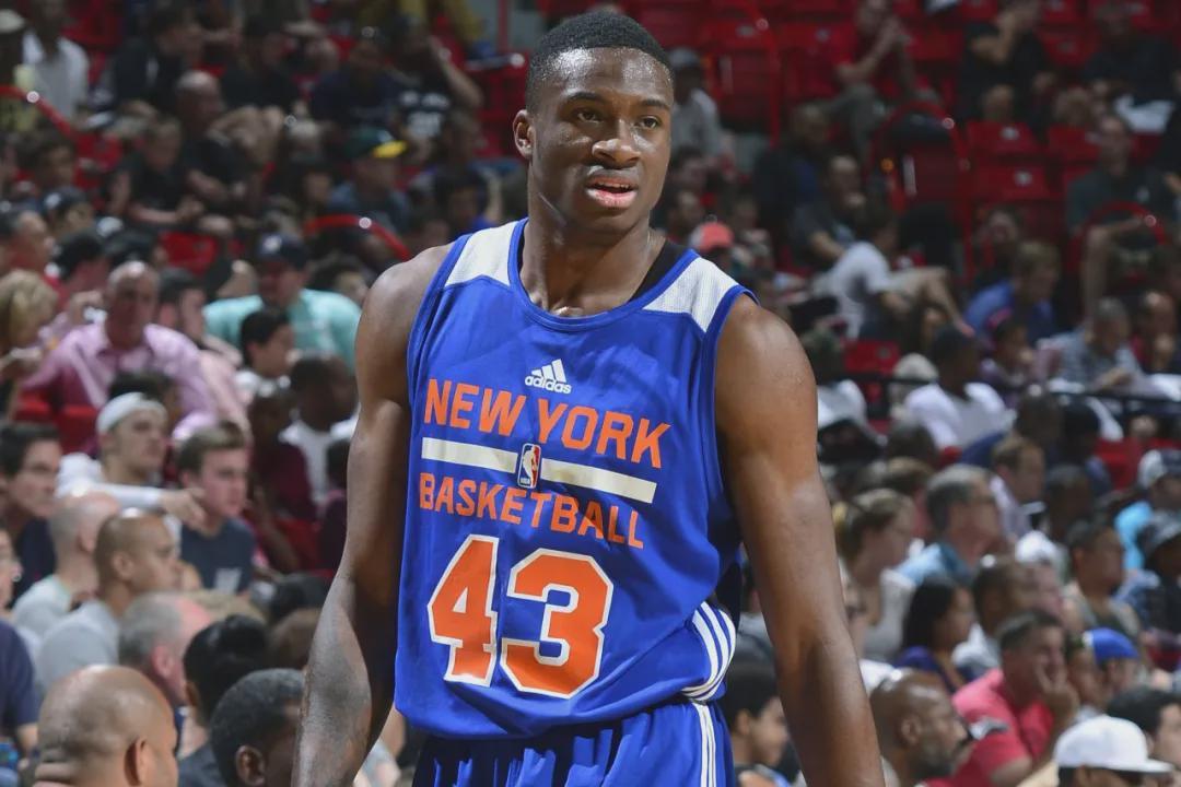 跟腱撕裂！联盟最强关系户！正式签约重返NBA