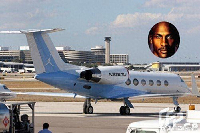 云开体育官网入口-乔丹的飞机，科比的飞机，杜兰特的飞机，没有对比就没有尴尬|科比·布莱恩特|凯文·杜兰特|詹姆斯|NBA|迈克尔·乔丹_新浪体育_新浪新闻