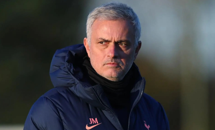 再见穆里尼奥！葡超指教都玩不明白，双线崩盘，更衣室内讧了|何塞·穆里尼奥|本菲卡|本菲卡足球俱乐部|波尔图|布拉加_新浪新闻