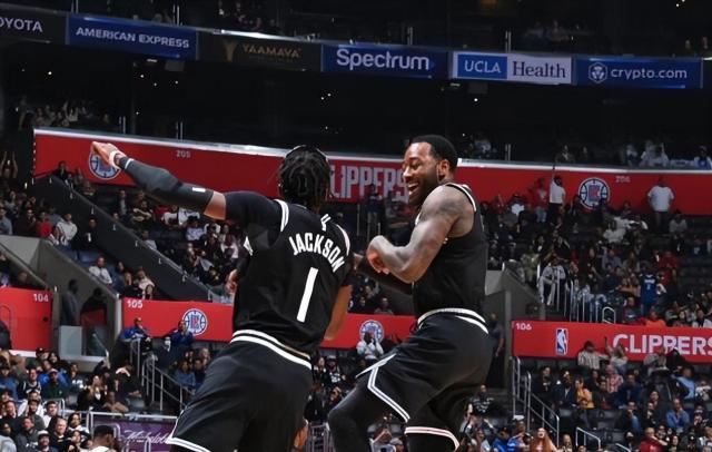 云开体育-完全体快艇渐入佳境！12人轮换 小卡不着急发力