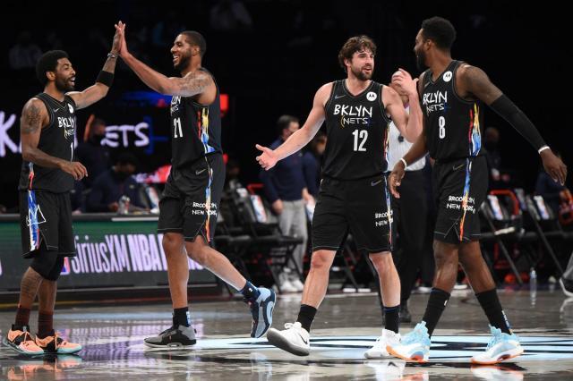 云开体育-三巨头合体机会只剩10场？篮网的磨合打上问号