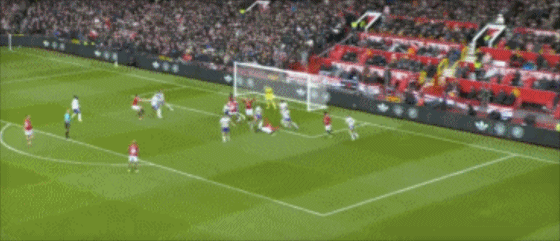 云开体育官网入口-英超：曼联3-1维拉稳居第3！B费助攻双响破纪录 谢什科替补破门